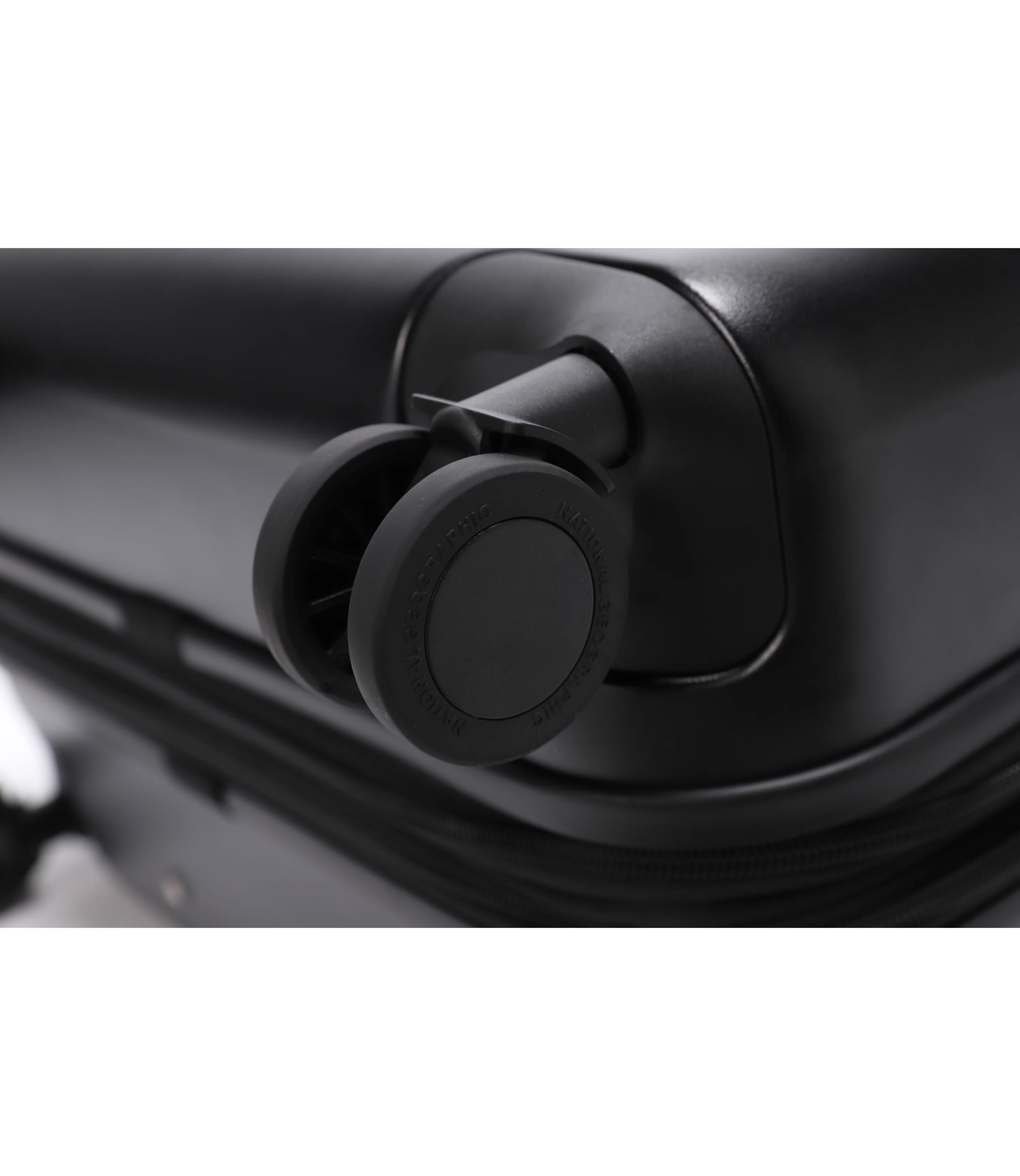 Arch Luggage 26 Inch<br>BLACK - Image 12